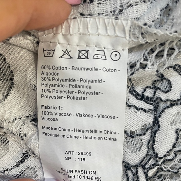 Yest Floral Lace Black & White Jacket - Picture 9 of 9